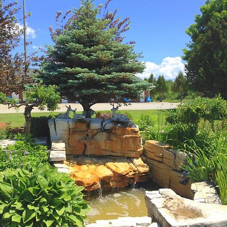 Manitoulin Inn Mindemoya ภายนอก รูปภาพ