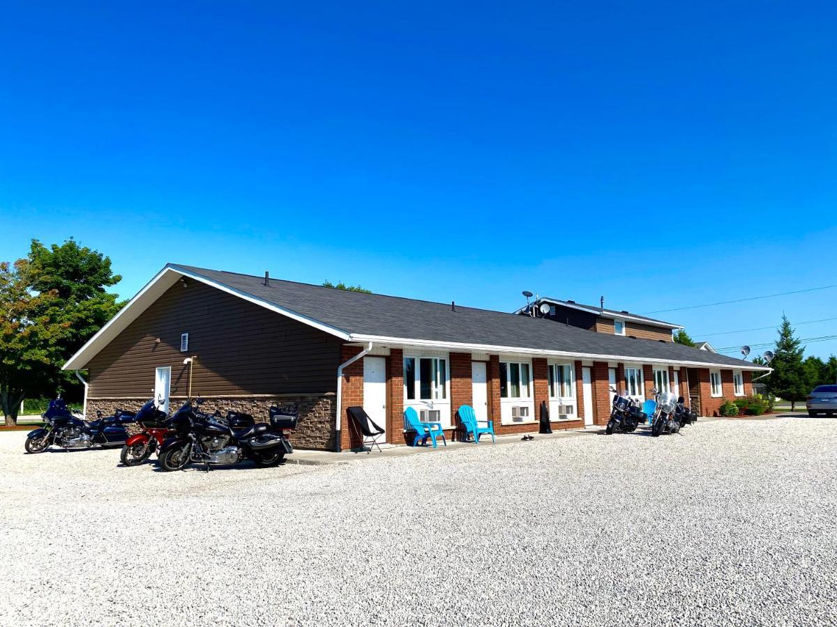 Manitoulin Inn Mindemoya ภายนอก รูปภาพ