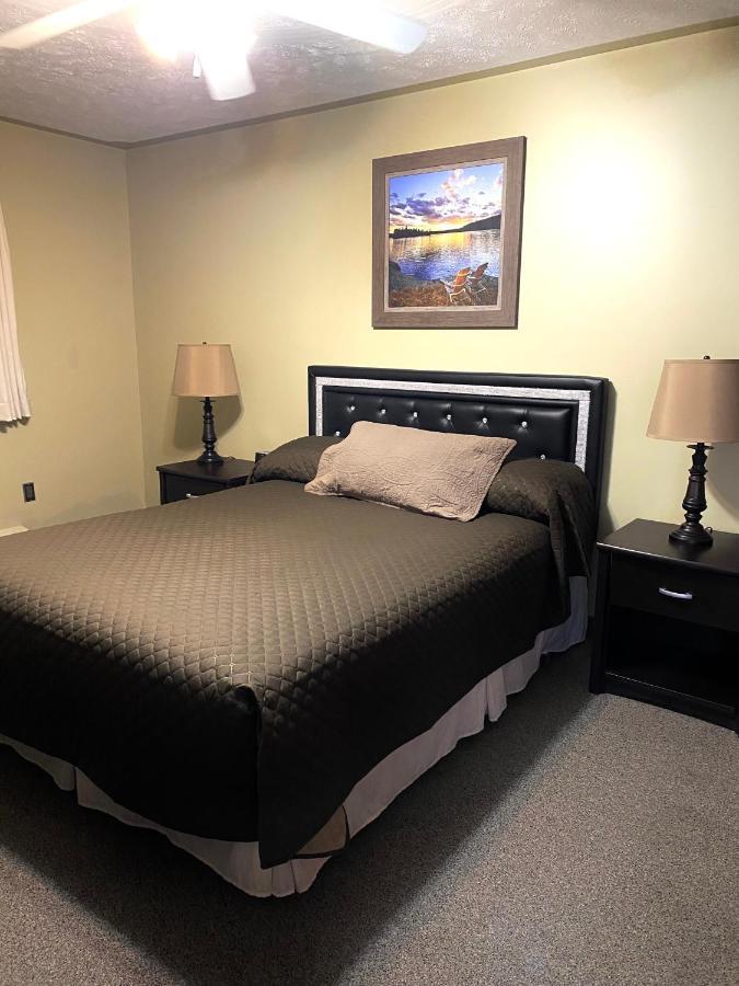 Manitoulin Inn Mindemoya ภายนอก รูปภาพ