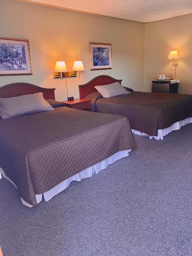 Manitoulin Inn Mindemoya ภายนอก รูปภาพ