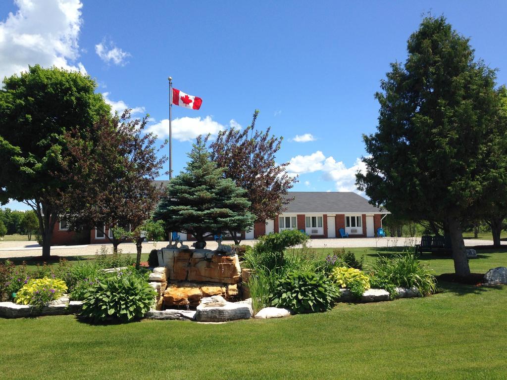 Manitoulin Inn Mindemoya ภายนอก รูปภาพ